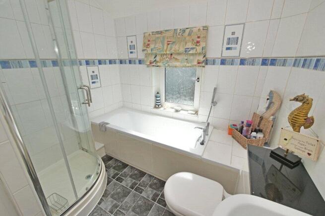4 bed Terraced for sale Image 7