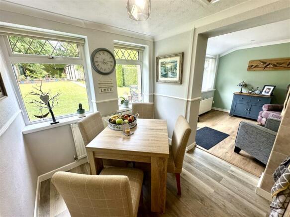 KITCHEN/BREAKFAST ROOM
