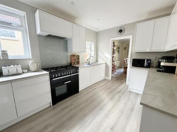 Woodlands Avenue, Hamworthy photo 4