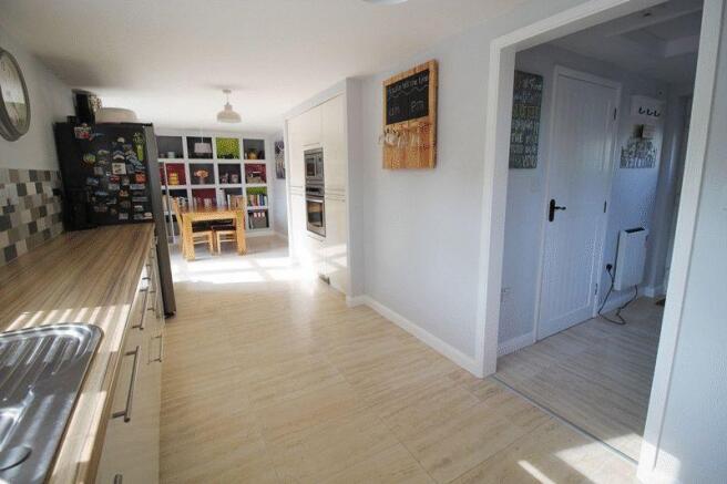 Kitchen/Dining...