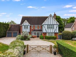 Mapstones, Maypole Road, Witham CM8 3NW