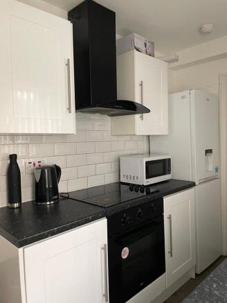 3 bed House to rent Image 4