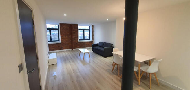 2 bed Apartment to rent Image 5