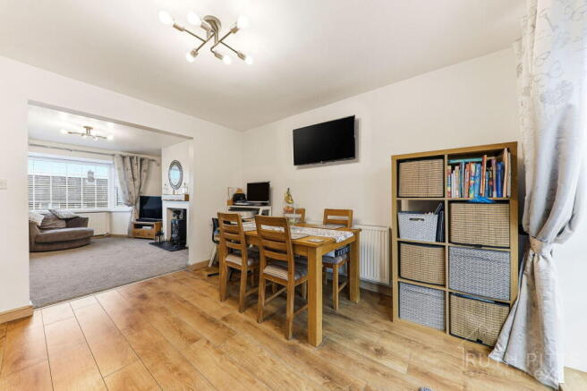 3 bed Semi-Detached for sale Image 7