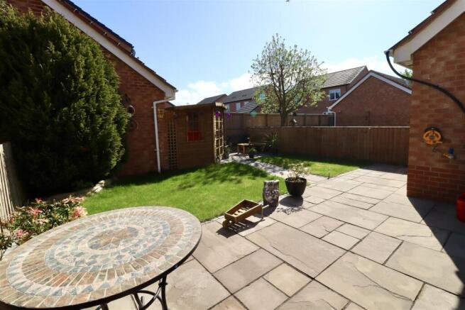 3 bed Semi-Detached for sale Image 8