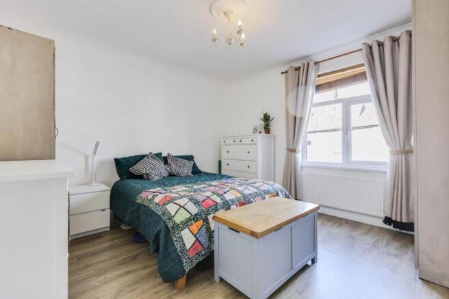 4 bed Terraced for sale Image 8