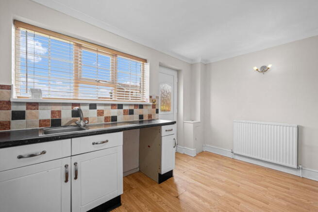 2 bed Terraced for sale Image 6