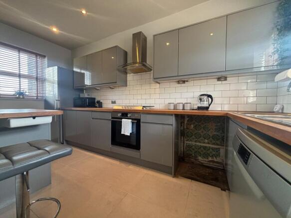 2 bed Terraced for sale Image 8