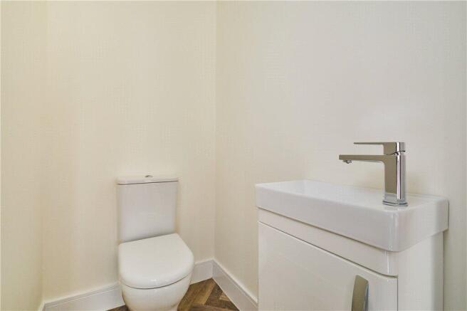 4 bed Semi-Detached for sale Image 7