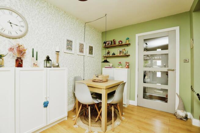 3 bed Semi-Detached for sale Image 5