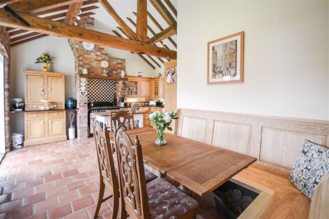 LIVING KITCHEN