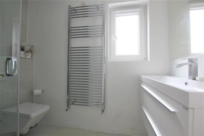 Bathroom.JPG