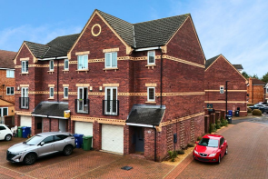 2, Grassholme Close, Lakeside, Doncaster DN4 5FD