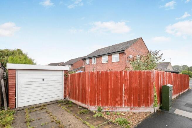 3 bed Semi-Detached for sale Image 10
