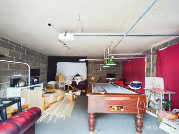 CAM01348G0-PR0144-STILL038.jpg