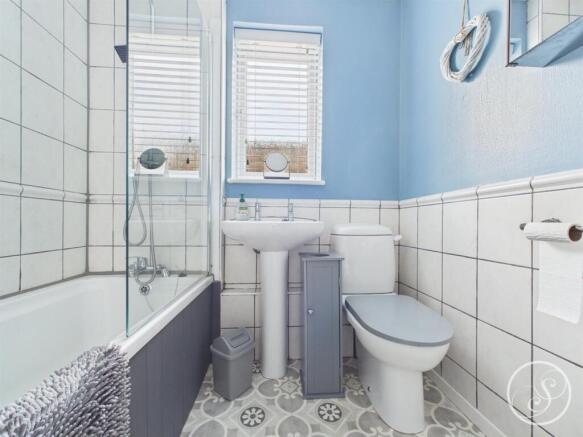 2 bed Semi-Detached Bungalow for sale Image 10