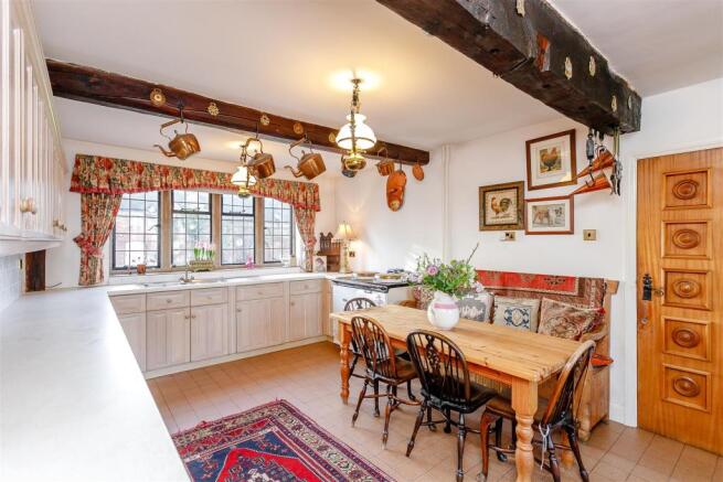 8375386-interior28.jpg