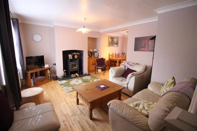 Lounge/Dining Room