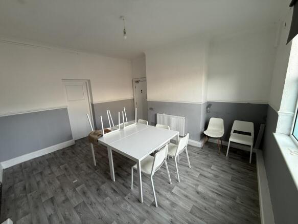 1 bed House Share to rent Image 4