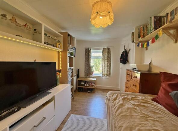 Snug / Bedroom 1