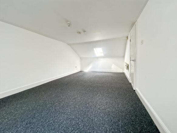 1 bed Apartment to rent Image 4