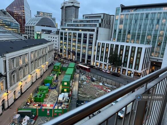 Luxury Apartment At London Victoria Station