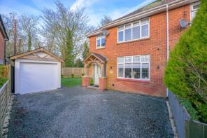 64, Laythorpe Avenue, Skegness PE25 3BZ