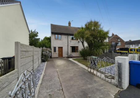 Eden Avenue, Fleetwood, FY7