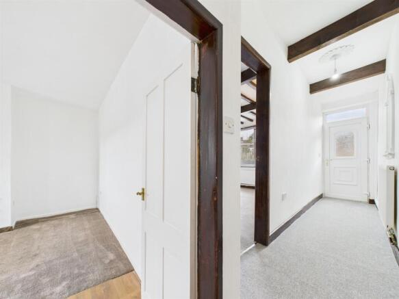 3 bed Terraced for sale Image 10