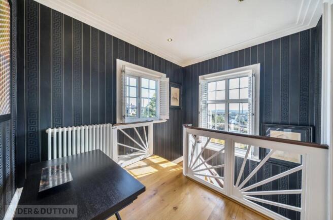 4 bed Detached for sale Image 12