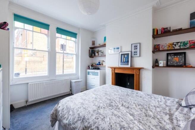 Foxtons bedroom shot