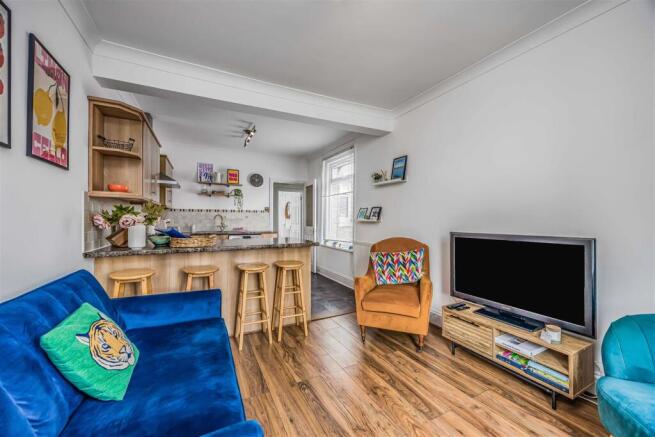 74b North Street, Emsworth-Small-PorticoMarketing-