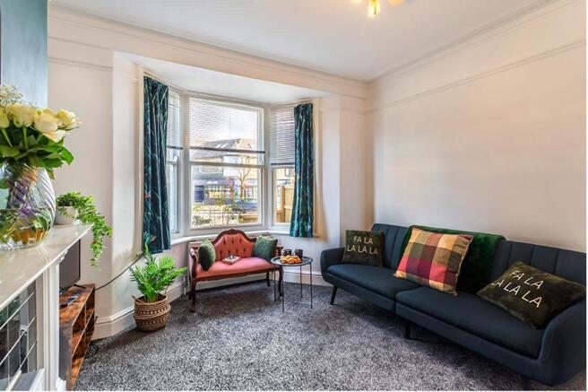 4 bed House for sale Image 7