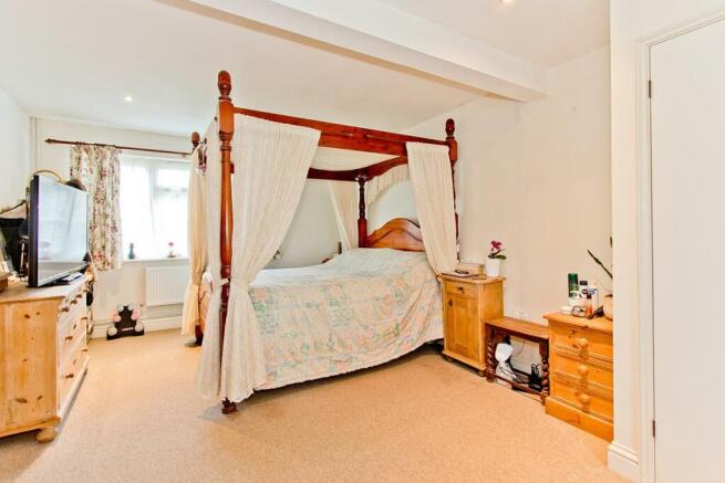 bed1.jpg
