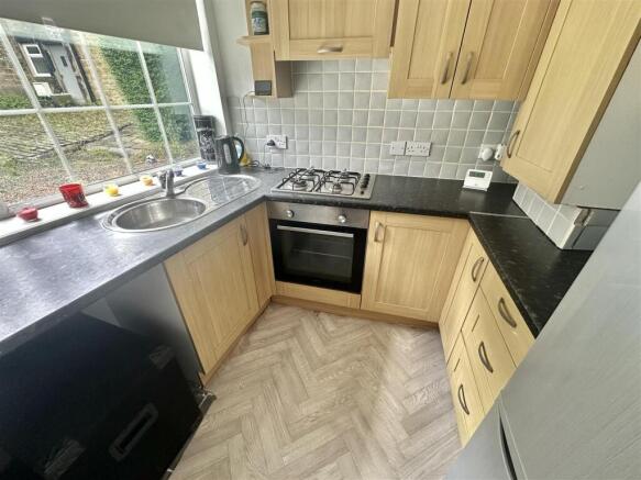 1 bed Semi-Detached Bungalow for sale Image 4