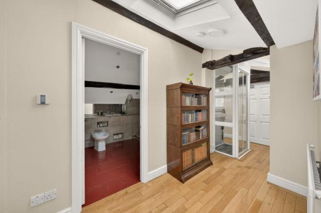 2 bed Apartment for sale Image 5