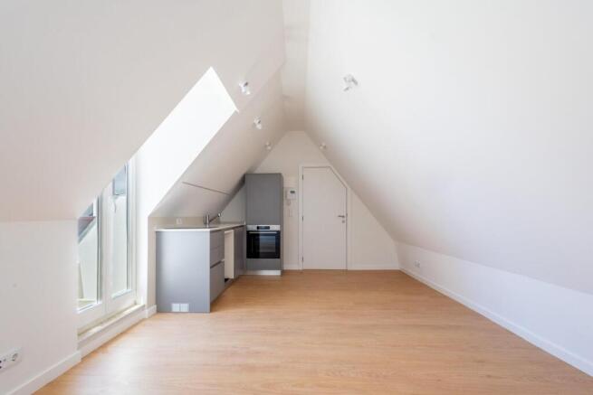 Contemporary Studio Apartment in the Heart of Lisb