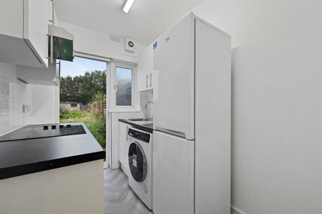 RR - 41 Woodcroft Crescent - Kitchen3 (1).JPG