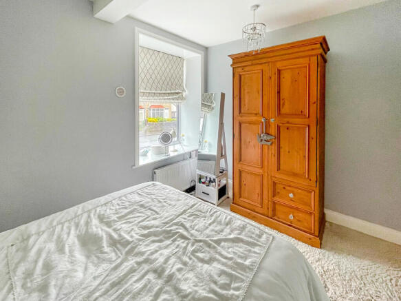 2 bed Apartment for sale Image 8