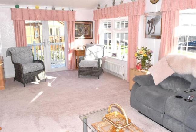 2 bed Park Home for sale Image 8