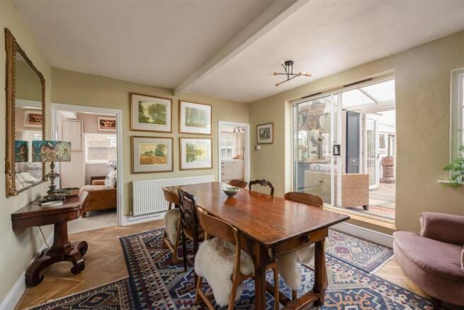 4 bed Semi-Detached for sale Image 10