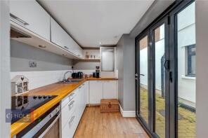 Basement Flat, 49, Royal York Crescent, Clifton, Bristol BS8 4JS