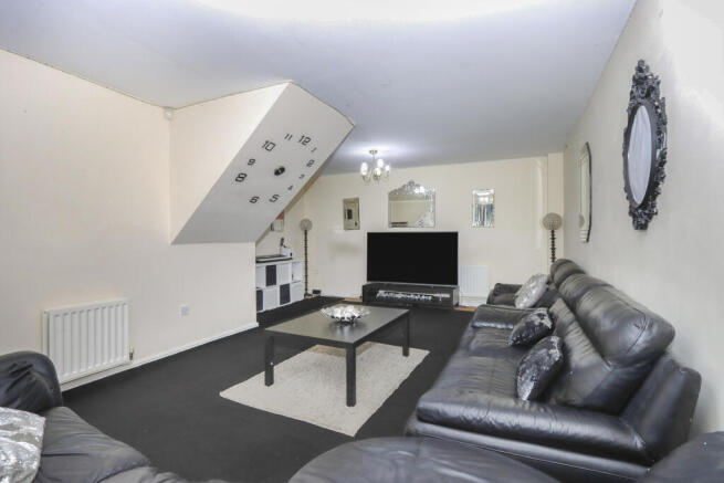 4 bed Terraced for sale Image 11