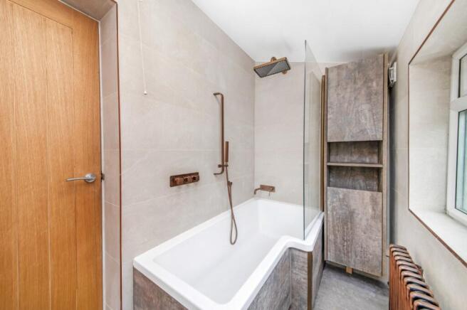 5 bed Terraced to rent Image 12