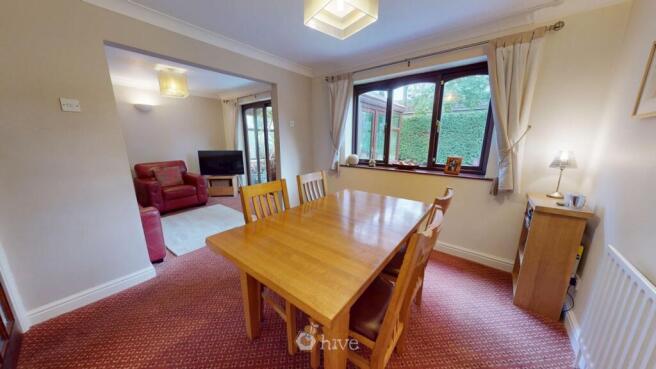 4 bed Detached for sale Image 6