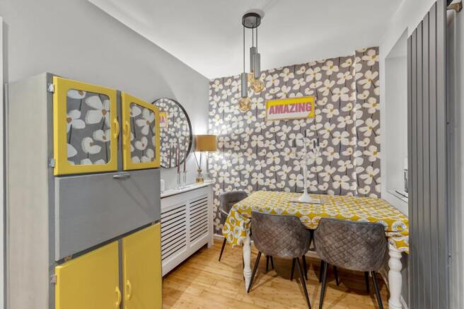 3 bed Semi-Detached for sale Image 9