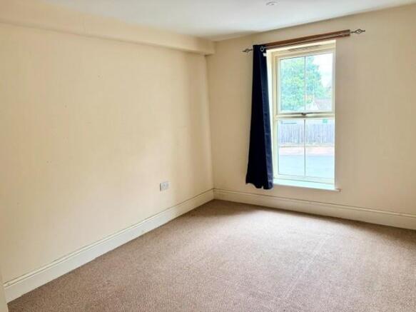 2 bed House to rent Image 11