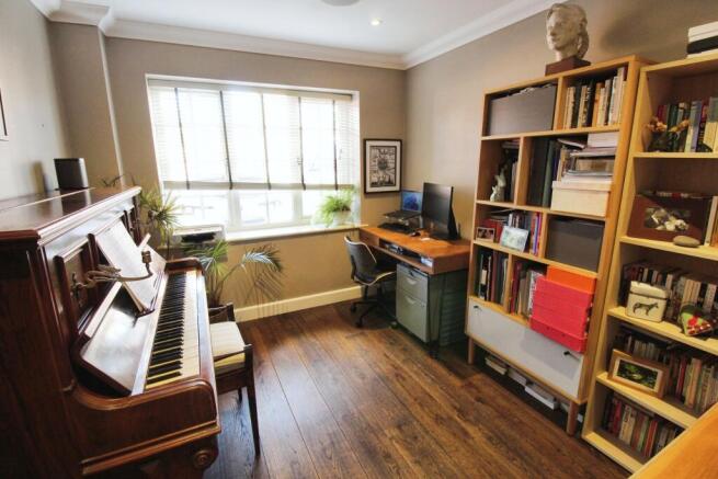 Bedroom 4/study/play room