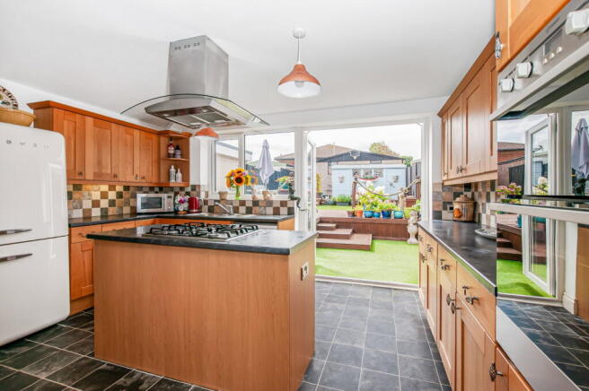 3 bed Terraced for sale Image 10