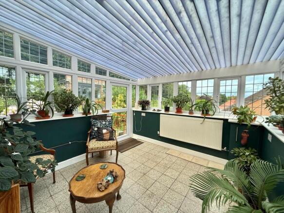 4 bed Flat for sale Image 9